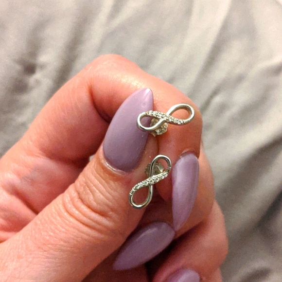 SS infinity earrings - Picture 1 of 5